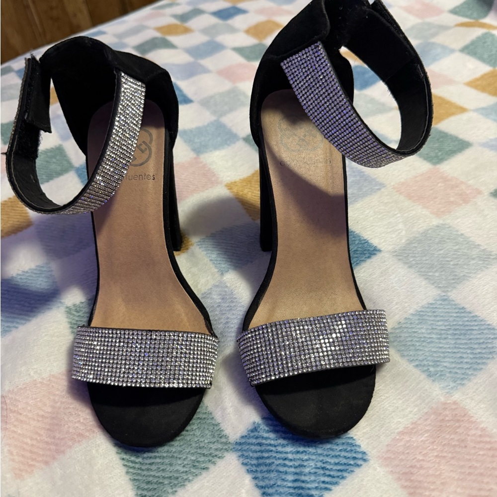 Daisy Fuentes Black Heels with Silver Accents